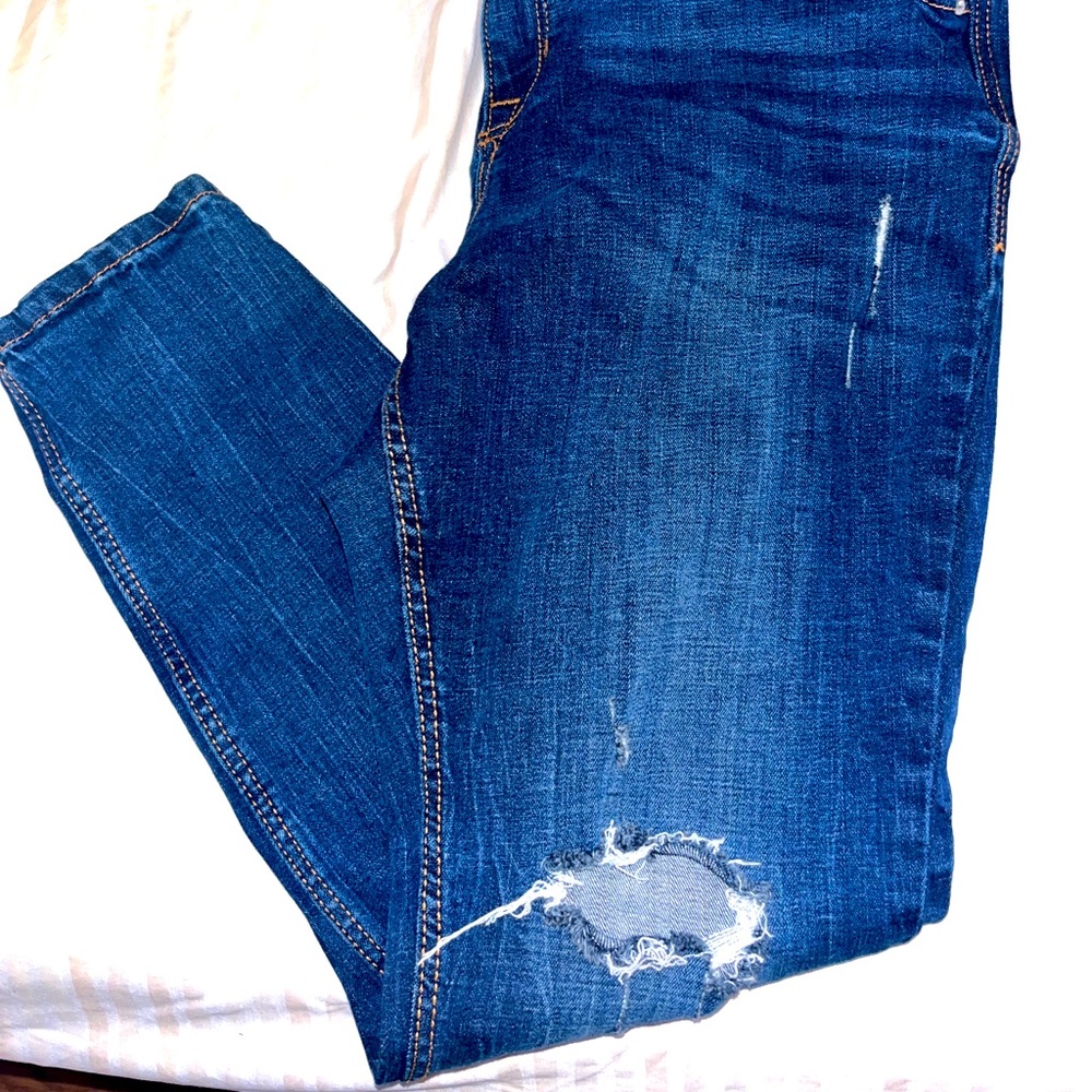 Old Navy Rockstar ripped skinny jeans